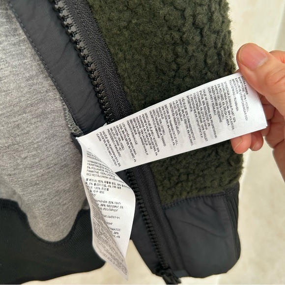 NWT 💯 Authentic  Canada Goose Women's Hooded Jacket in Dark Sage oversize xs - Picture 12 of 15